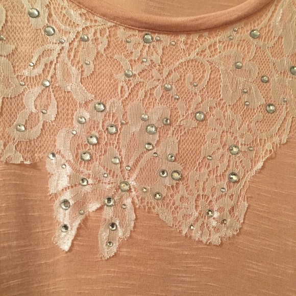 INC  APRICOT TOP WITH WHITE AND RHINESTONE TRIM. - Picture 2 of 3
